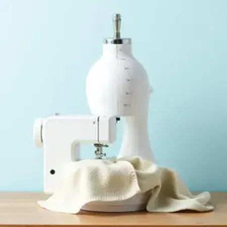 Curso de Corte e Costura Gratuito 2025 Online: Onde Fazer