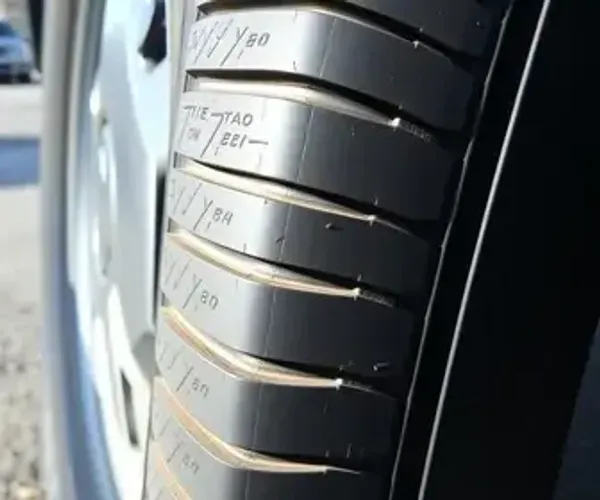 O detalhe no pneu que motoristas só descobrem quando é tarde